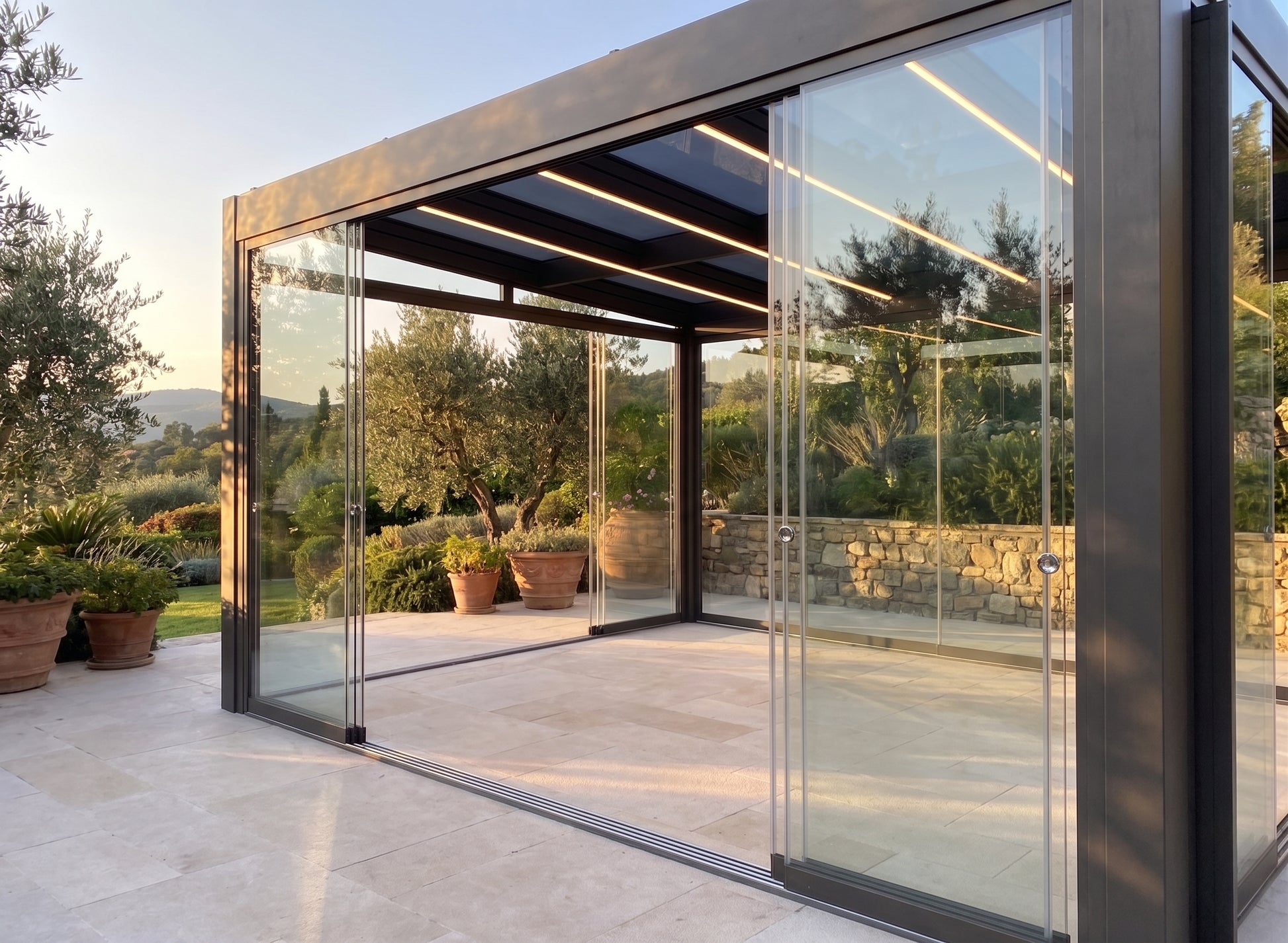 Free standing glass room